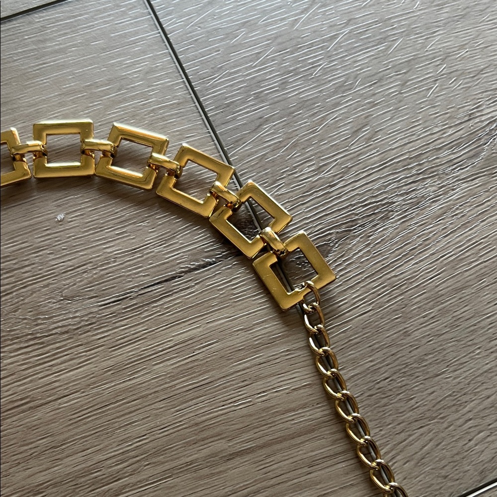 Gold Chain Link Belt - Picture 4 of 10